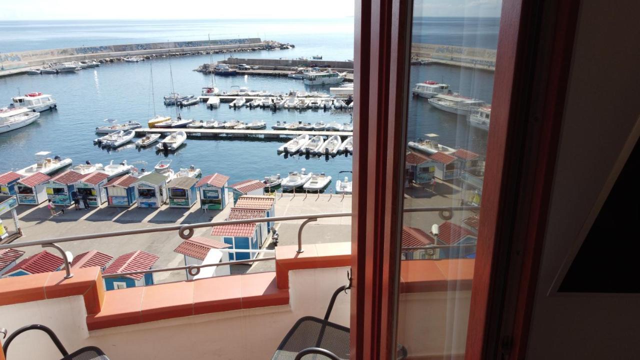 Bue Marino Hotel & Roof Lounge กาลาโกโนเน ภายนอก รูปภาพ