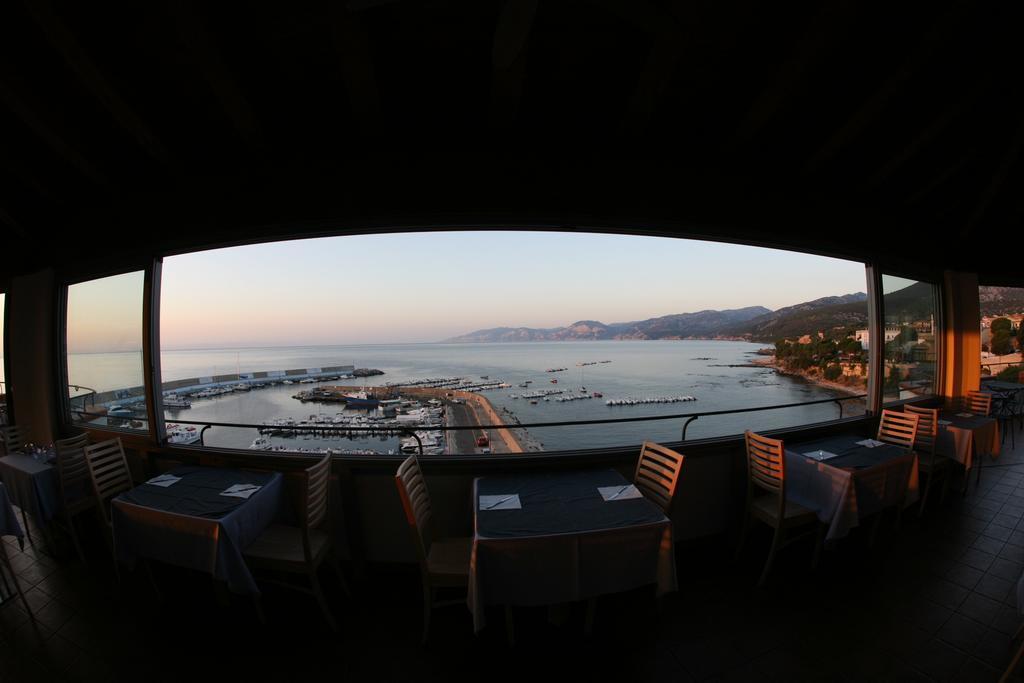 Bue Marino Hotel & Roof Lounge กาลาโกโนเน ภายนอก รูปภาพ